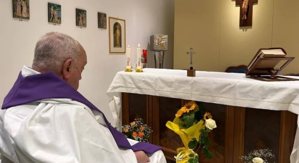 El papa Francisco aseguró que está “pasando un momento de prueba” con un físico “débil”
