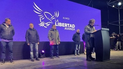País