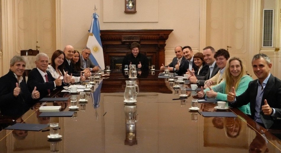 Javier Milei mantuvo la primera reunión de Gabinete tras la derrota electoral bonaerense