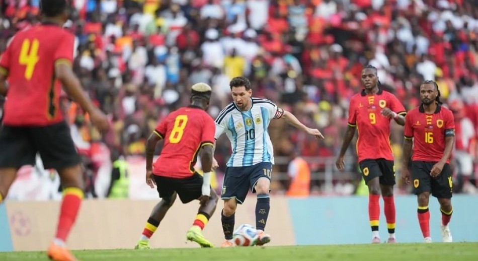 La selección argentina le ganó 2-0 a Angola en su último partido del año